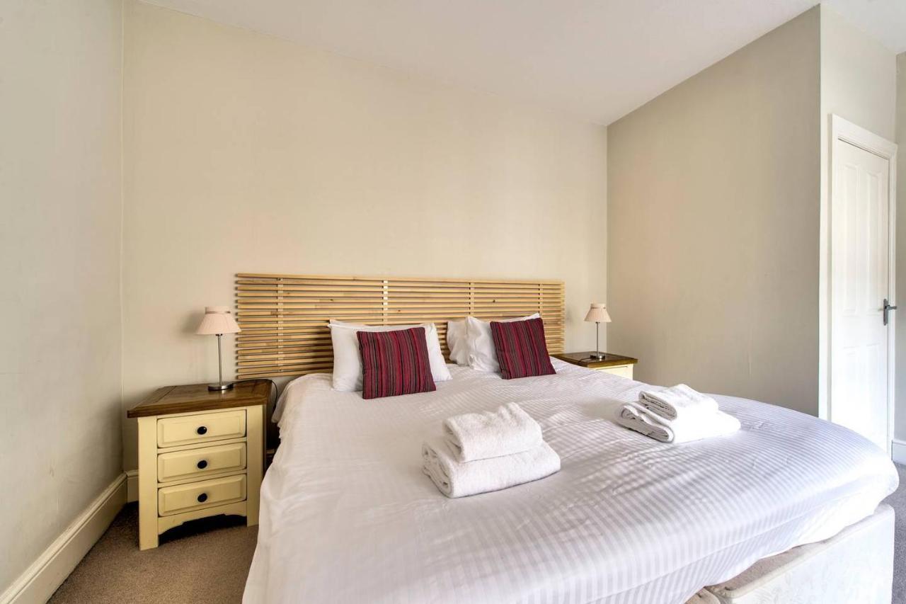 Joivy Bright 1 Bed Flat, Close To Princess Street Edinburgh Bagian luar foto