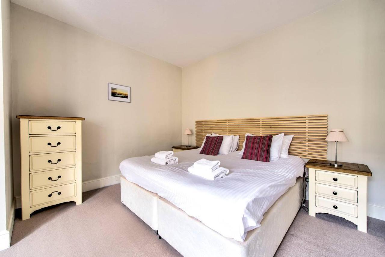 Joivy Bright 1 Bed Flat, Close To Princess Street Edinburgh Bagian luar foto